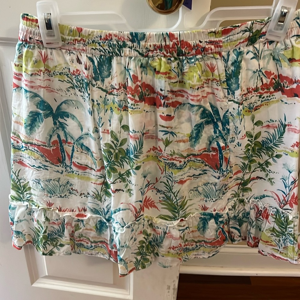 Short skirt